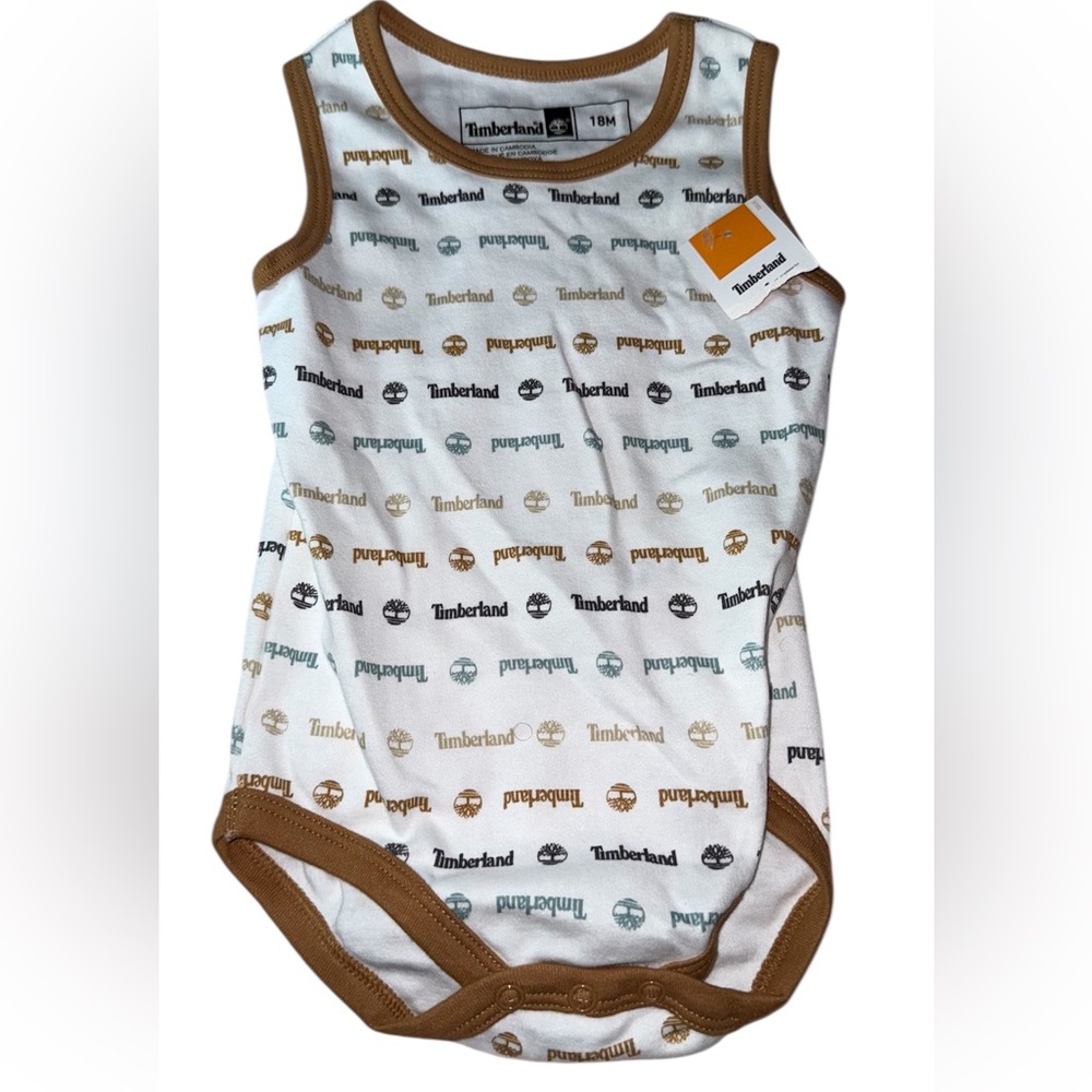 NWT’s Timberland White Bodysuit with Brown Trim and Multicolor Logos Babyboy 18M